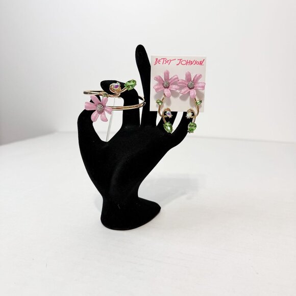 Betsey Johnson NWOB Gold Tone Flower Bangle Bracelet Crystal Accent Drop Earring - Picture 8 of 16